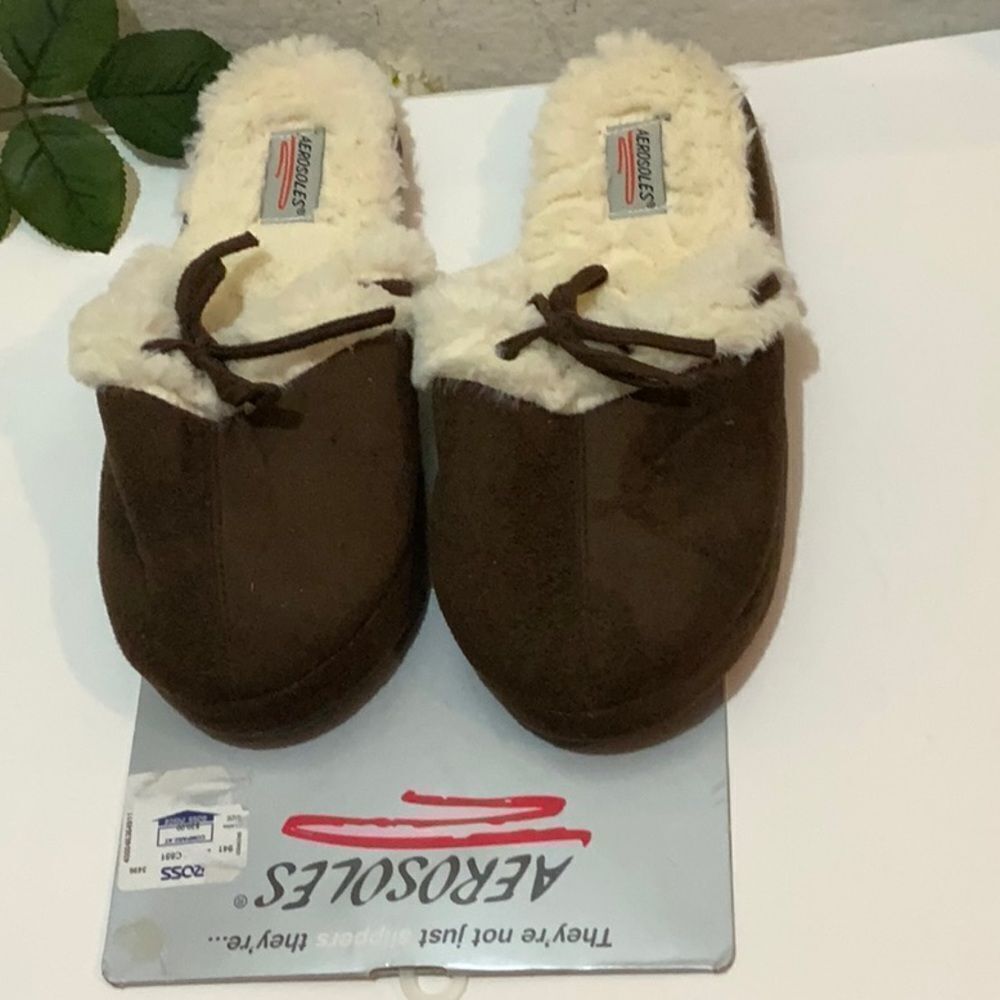New AEROSOLES Memory Foam Slippers sz large 8/9